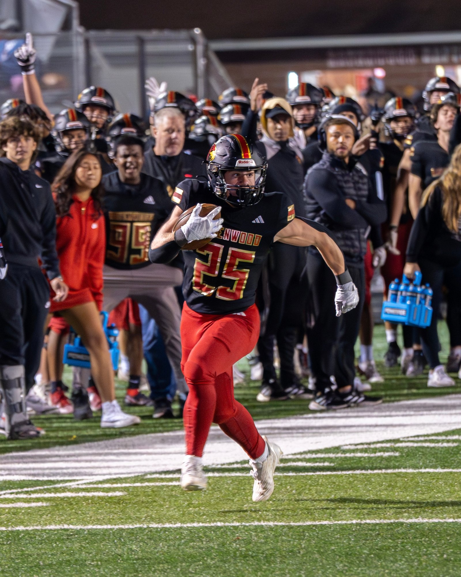 Football quarterback throw